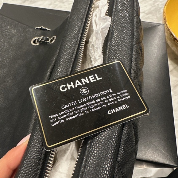 Chanel Easy Caviar Single Flap Bag in Black - Picture 6 of 14